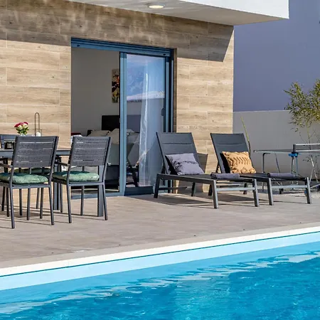 Villa Aura