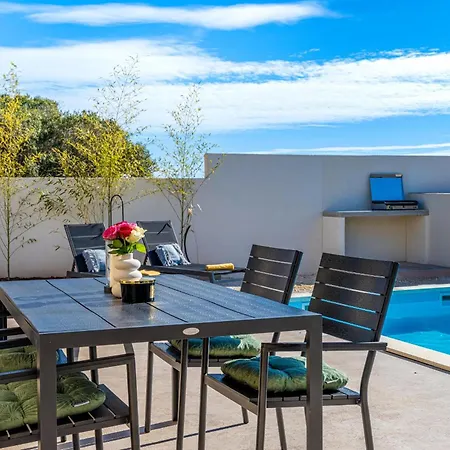 Aura Villa